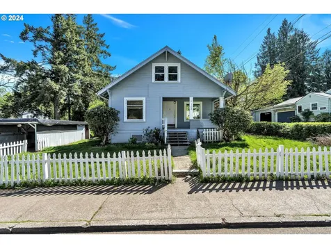 702 Division Street Oregon City OR 97045