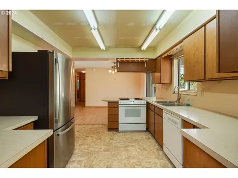 280 NE 5th Street Dufur OR 97021
