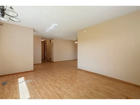 280 NE 5th Street Dufur OR 97021