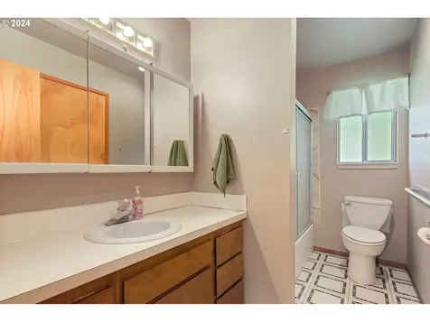 280 NE 5th Street Dufur OR 97021
