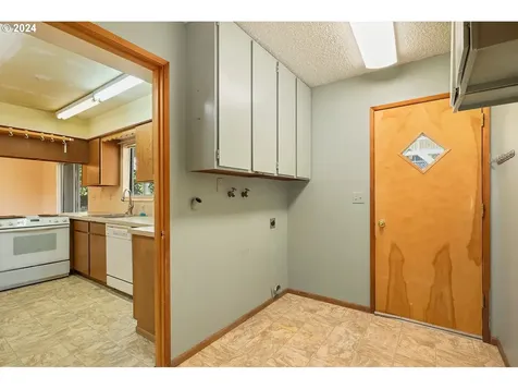 280 NE 5th Street Dufur OR 97021
