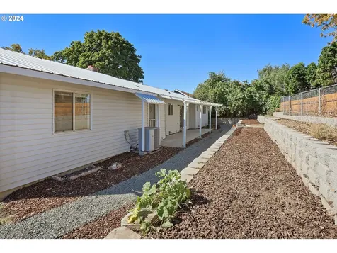280 NE 5th Street Dufur OR 97021