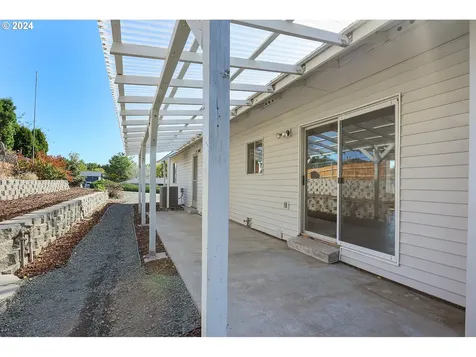 280 NE 5th Street Dufur OR 97021