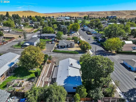 280 NE 5th Street Dufur OR 97021