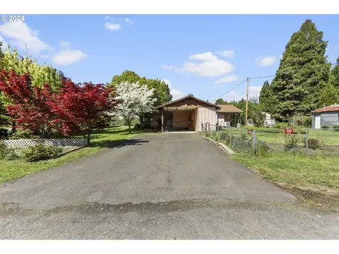 1990 Carter Road Hood River OR 97031