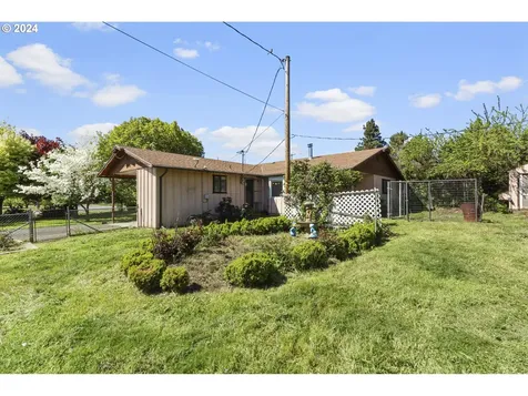 1990 Carter Road Hood River OR 97031