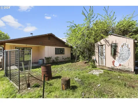 1990 Carter Road Hood River OR 97031