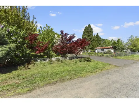 1990 Carter Road Hood River OR 97031