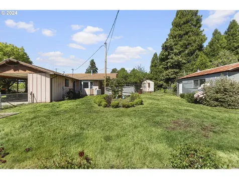 1990 Carter Road Hood River OR 97031