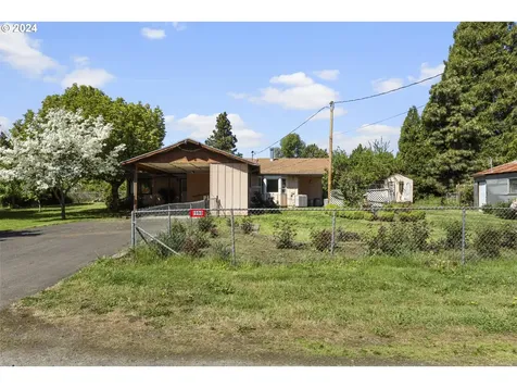 1990 Carter Road Hood River OR 97031