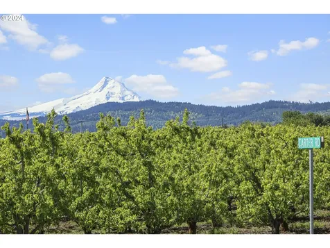 1990 Carter Road Hood River OR 97031