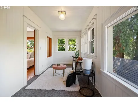 5606 SE Yamhill Street Portland OR 97215