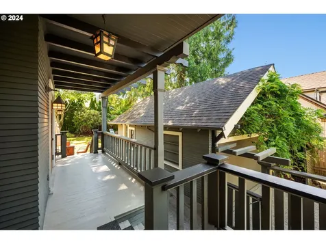 5606 SE Yamhill Street Portland OR 97215
