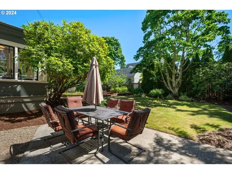 5606 SE Yamhill Street Portland OR 97215