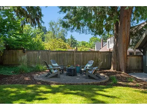 5606 SE Yamhill Street Portland OR 97215
