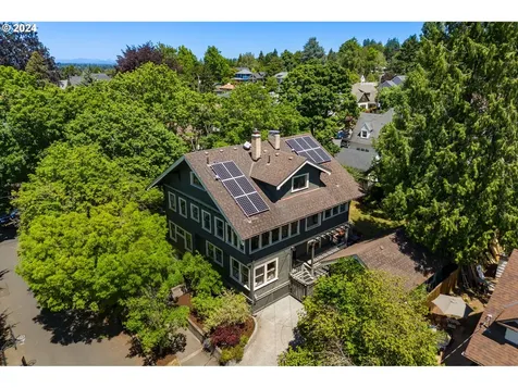 5606 SE Yamhill Street Portland OR 97215
