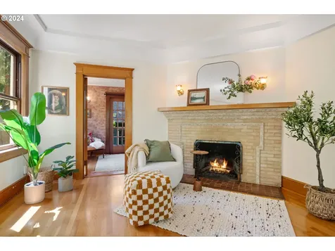 5606 SE Yamhill Street Portland OR 97215
