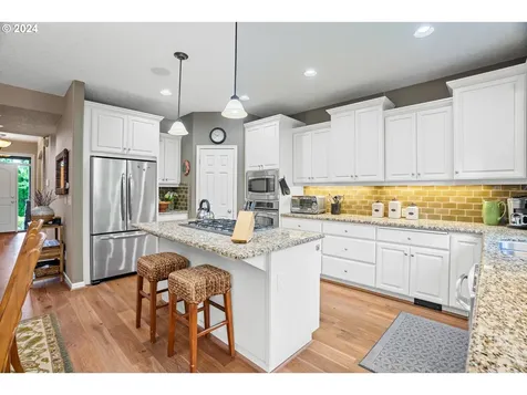 11550 Se Aerie Crescent Road Happy Valley OR 97086