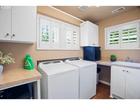 11550 Se Aerie Crescent Road Happy Valley OR 97086