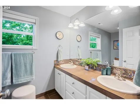 11550 Se Aerie Crescent Road Happy Valley OR 97086