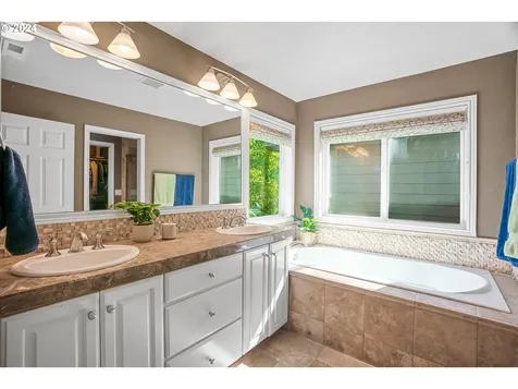 11550 Se Aerie Crescent Road Happy Valley OR 97086