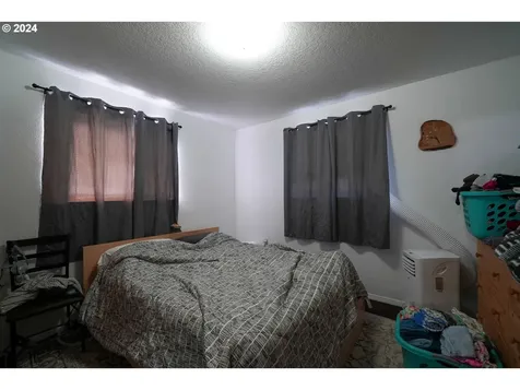 1732 Se Eddy Street Roseburg OR 97470