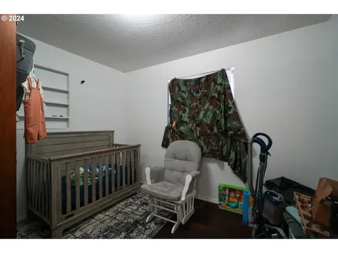 1732 Se Eddy Street Roseburg OR 97470