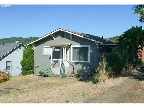 1732 Se Eddy Street Roseburg OR 97470