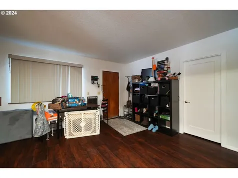 1732 Se Eddy Street Roseburg OR 97470