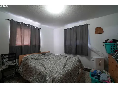 1732 Se Eddy Street Roseburg OR 97470