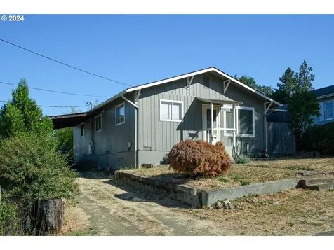 1732 Se Eddy Street Roseburg OR 97470