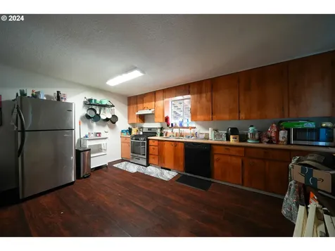 1732 Se Eddy Street Roseburg OR 97470