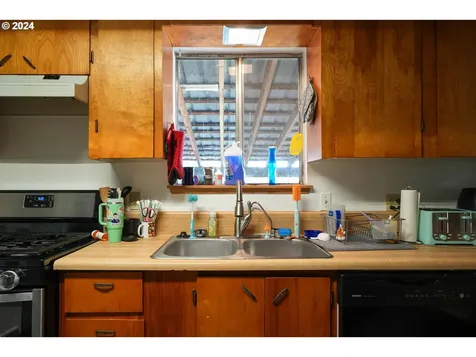 1732 Se Eddy Street Roseburg OR 97470