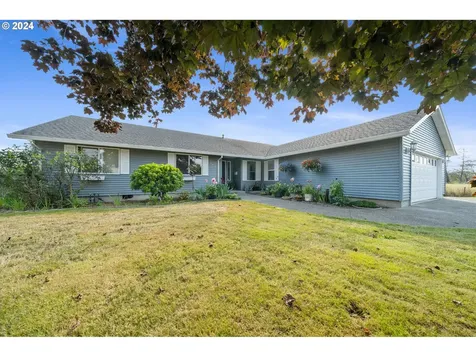 993 9th Street Tillamook OR 97141