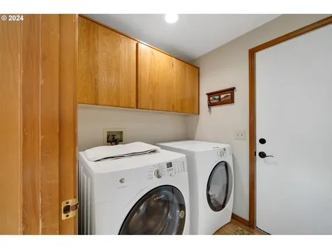993 9th Street Tillamook OR 97141