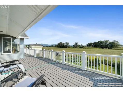 993 9th Street Tillamook OR 97141