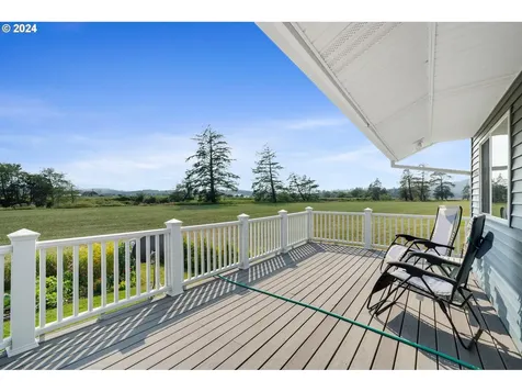 993 9th Street Tillamook OR 97141