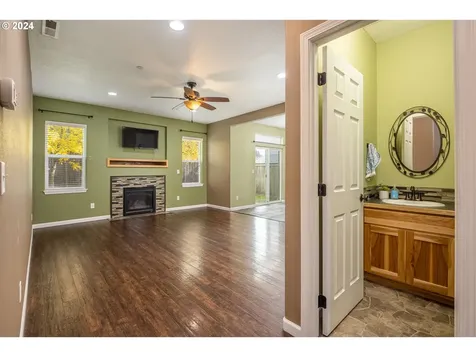 1455 S 58th Street Springfield OR 97478