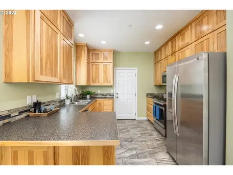 1455 S 58th Street Springfield OR 97478