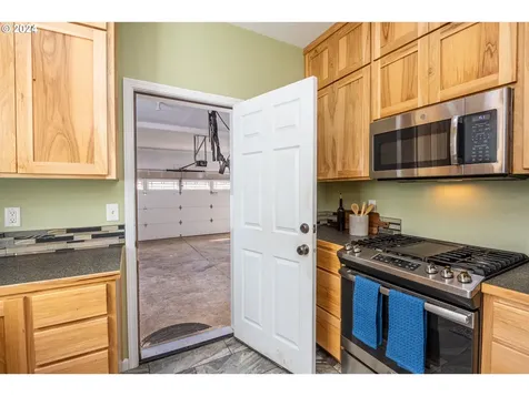 1455 S 58th Street Springfield OR 97478