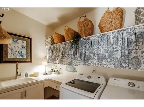 260 Ne 71st Place Newport OR 97365