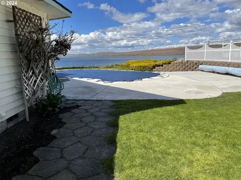 33890 River View Drive Hermiston OR 97838