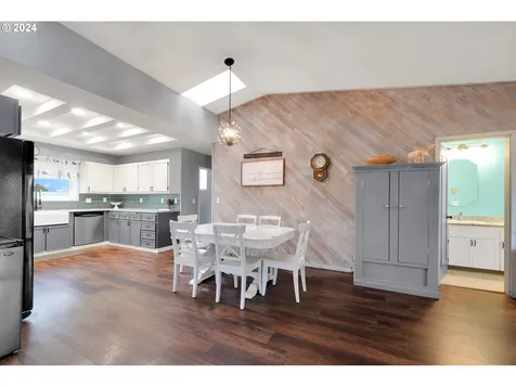 592 58th Street Springfield OR 97478
