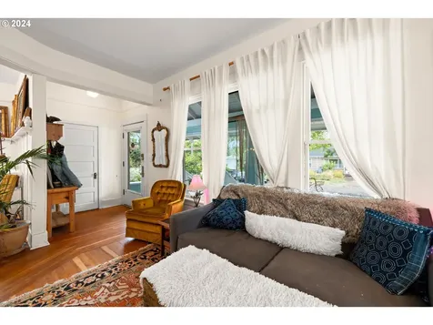 1525 Ne 77th Avenue Portland OR 97213