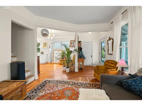 1525 Ne 77th Avenue Portland OR 97213