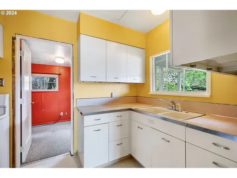 1813 Sw Moss Street Portland OR 97219
