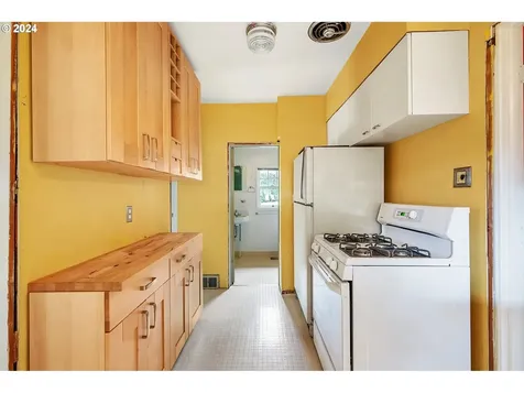 1813 Sw Moss Street Portland OR 97219