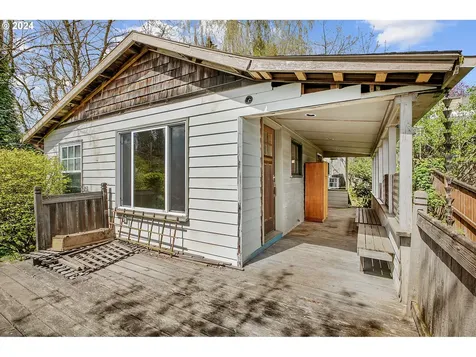 1813 Sw Moss Street Portland OR 97219