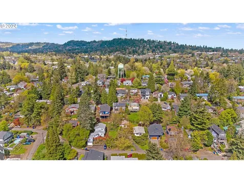 1813 Sw Moss Street Portland OR 97219