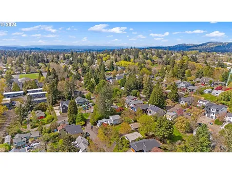 1813 Sw Moss Street Portland OR 97219